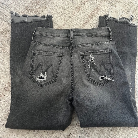 MOTHER Insider Crop Step Chew Distressed Gray Jeans Sz 28 - Picture 3 of 6